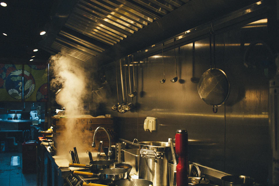 Cocina profesional de un restaurante